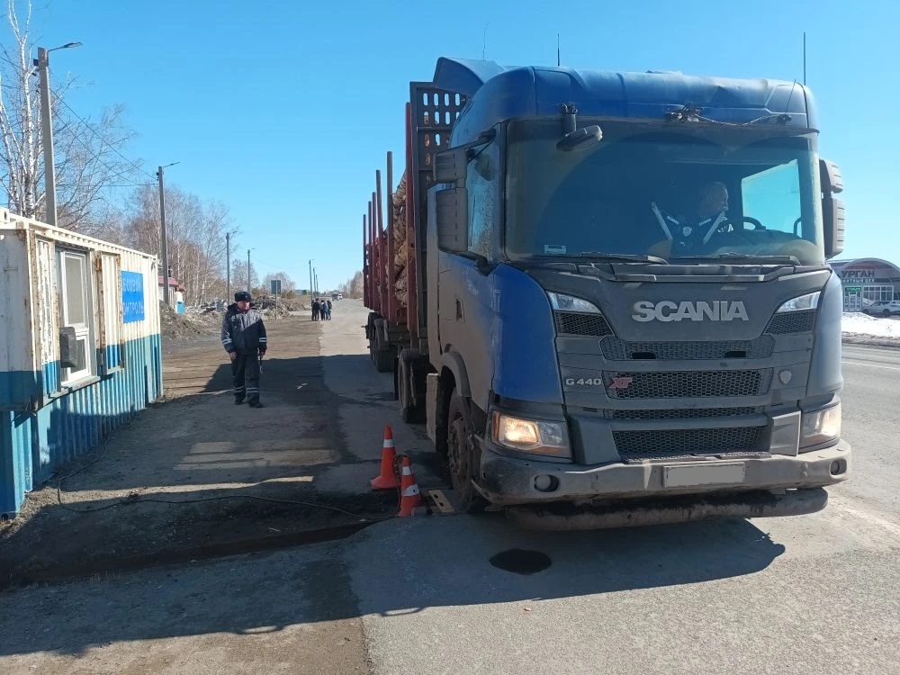 Контроль по соблюдению перевозчиками требований Правил движения тяжеловесного и крупногабаритного транспортного средства в Томске